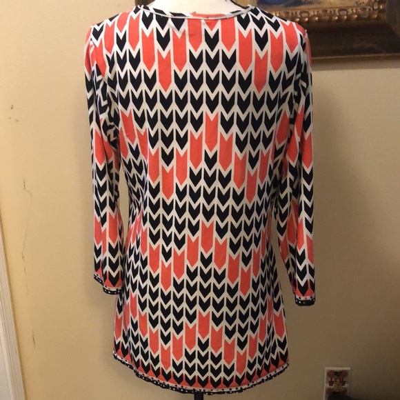 la vanya abstract print nautical criss cross gold tone chain tie & drop LS top - Picture 5 of 12